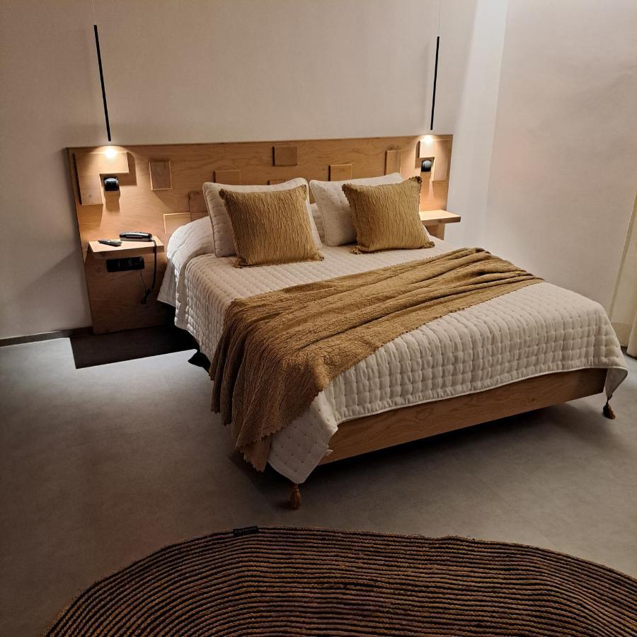 Nisaki Hotel & Elite Suites Ermoupoli Ngoại thất bức ảnh
