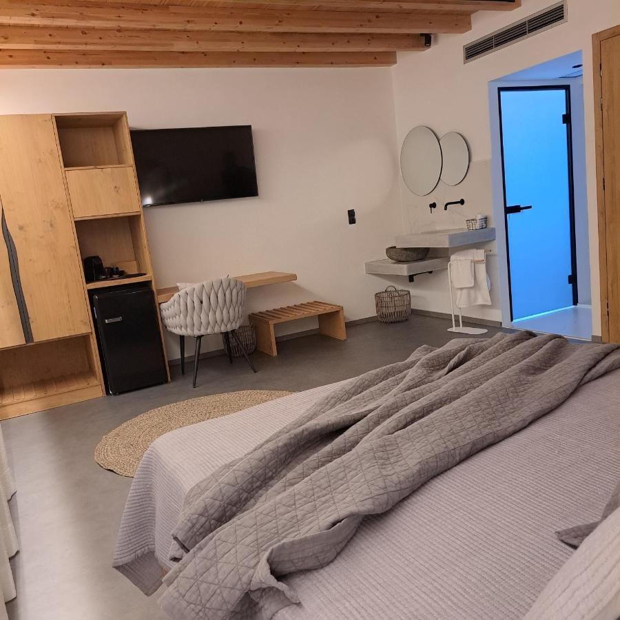 Nisaki Hotel & Elite Suites Ermoupoli Ngoại thất bức ảnh