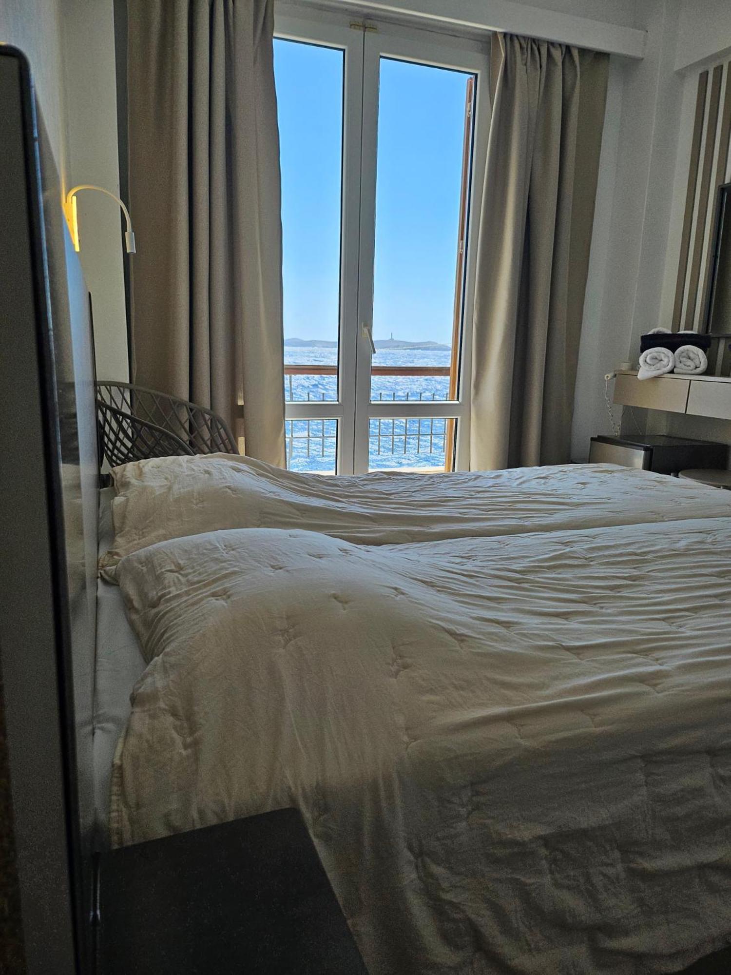 Nisaki Hotel & Elite Suites Ermoupoli Ngoại thất bức ảnh