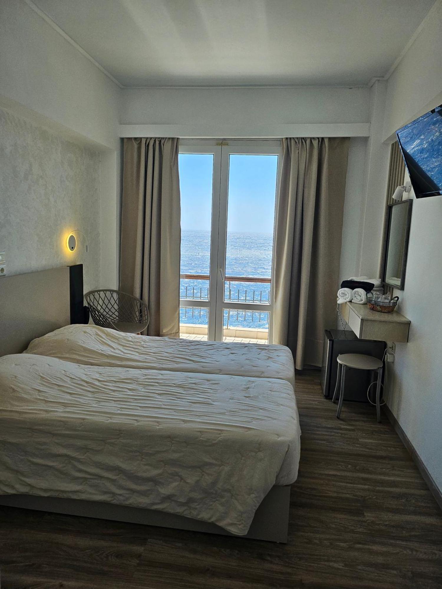 Nisaki Hotel & Elite Suites Ermoupoli Ngoại thất bức ảnh
