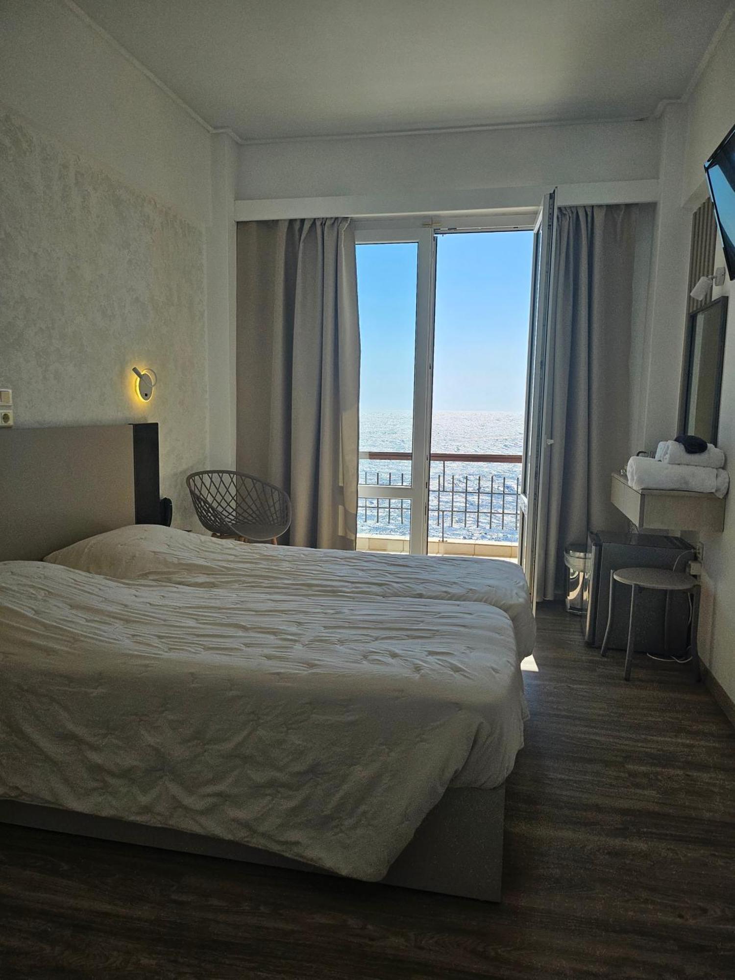 Nisaki Hotel & Elite Suites Ermoupoli Ngoại thất bức ảnh