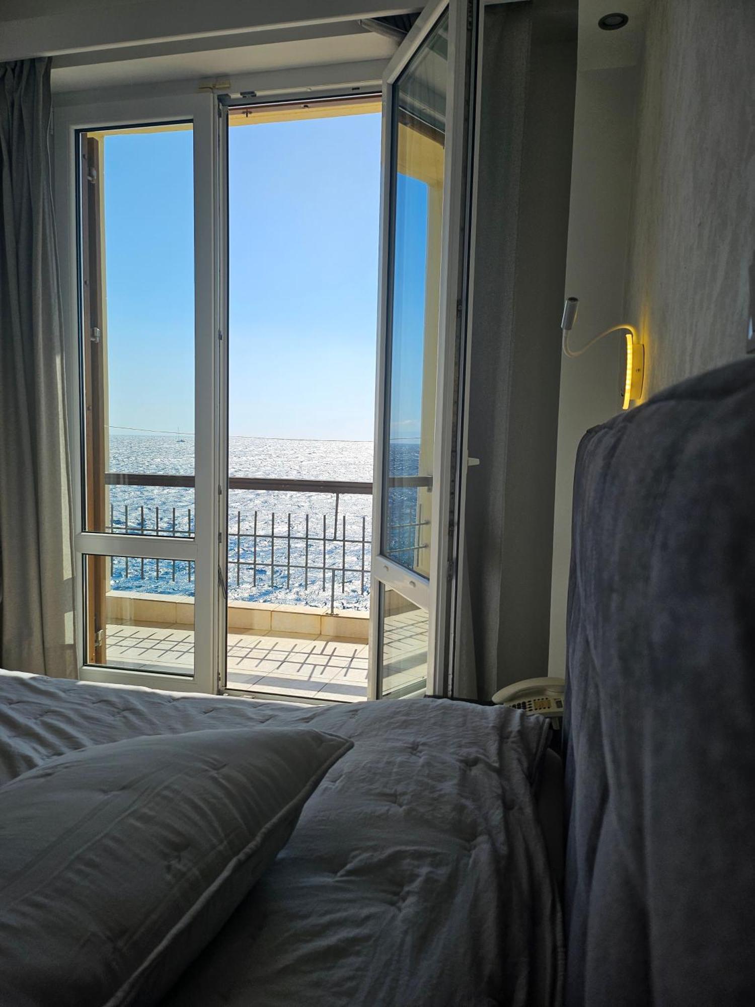 Nisaki Hotel & Elite Suites Ermoupoli Ngoại thất bức ảnh