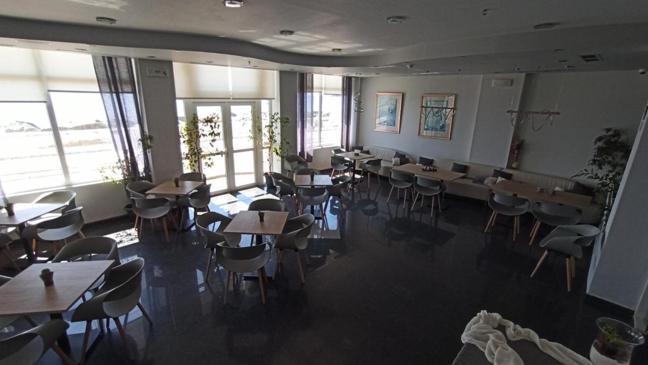 Nisaki Hotel & Elite Suites Ermoupoli Ngoại thất bức ảnh